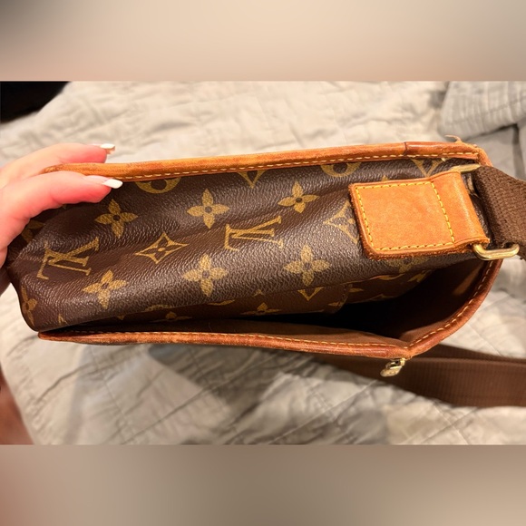 Authentic Vintage Louis Vuitton Monogram Bosphore Crossbody Bag - Picture 12 of 16